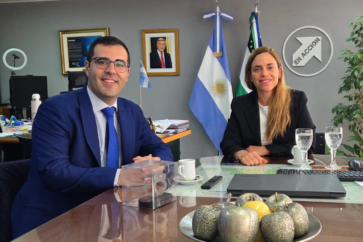 El Cónsul Español visitó Roca para reunirse con entidades locales