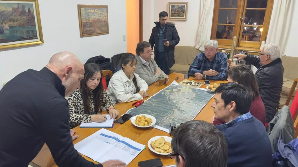Reunión en Bariloche para mejorar servicios y conectividad barrial