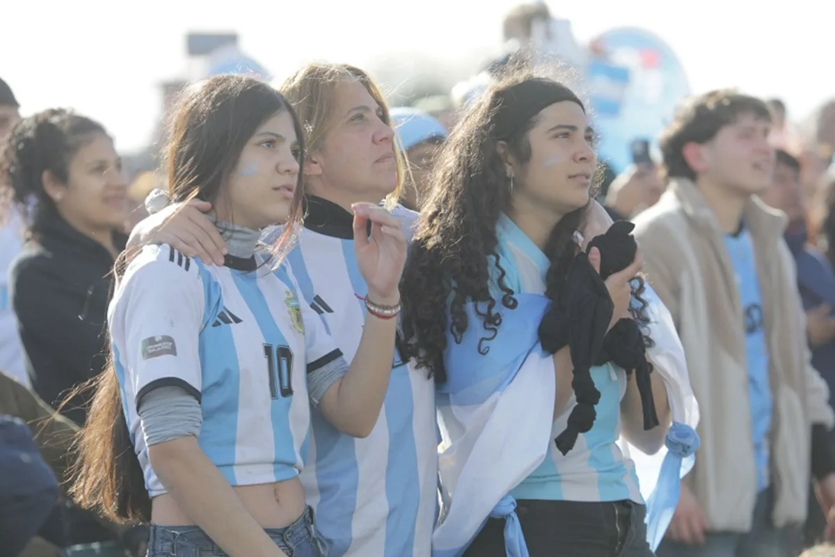 Viví la semifinal entre Argentina - Inglaterra en pantalla gigante en el Fan Fest MTZ