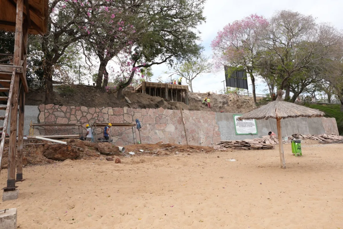 Avanzan obras en la playa Malvinas II para mejorar servicios