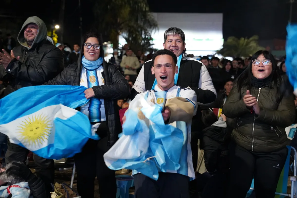 El Fan Fest en Corrientes reunió a miles para alentar a la Selección