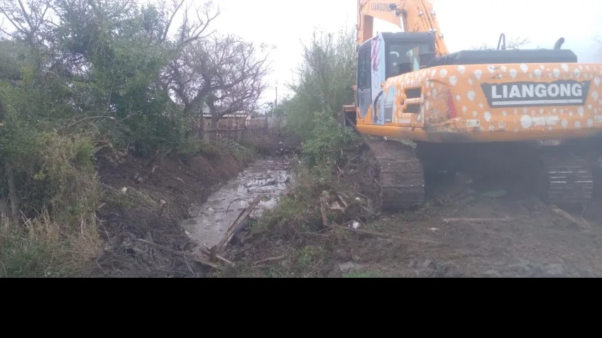 Limpieza en Barrio Los Chacales para prevenir inundaciones