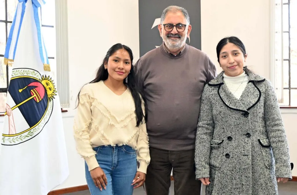 Jóvenes jujeñas viajarán a Francia por becas de intercambio académico