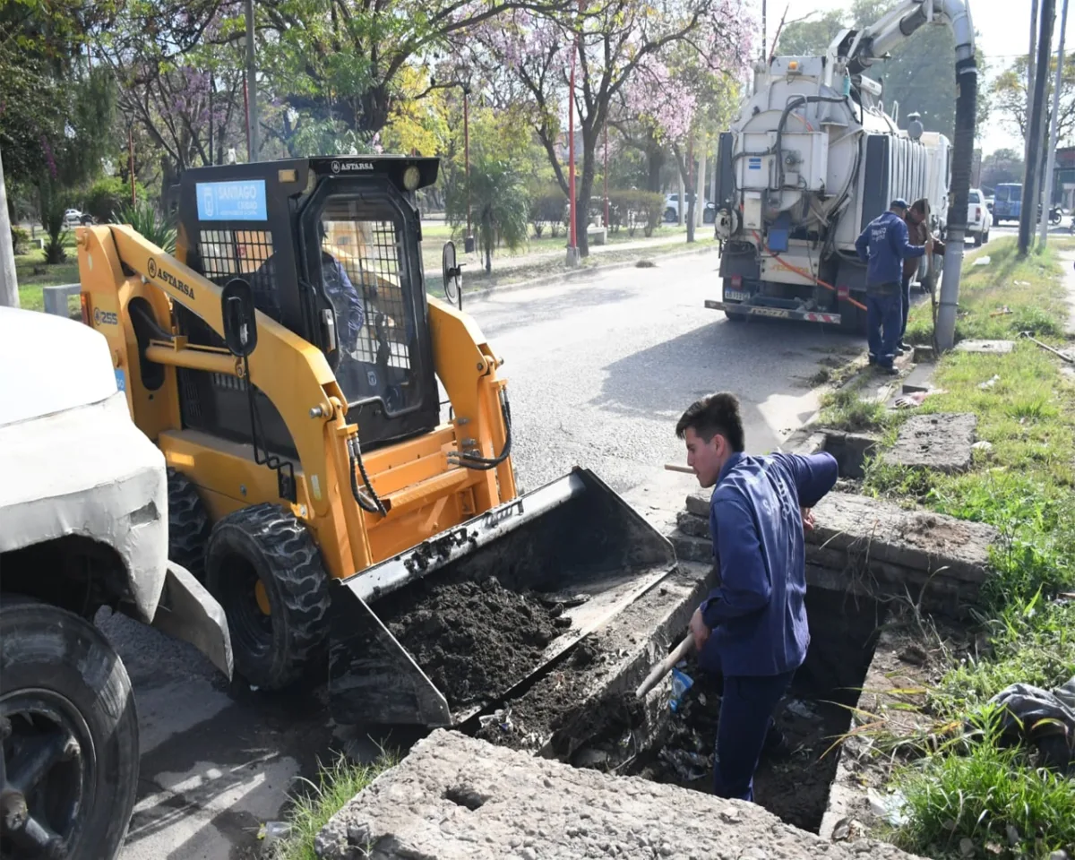 Más de 60 cámaras pluviales limpiadas en la ciudad
