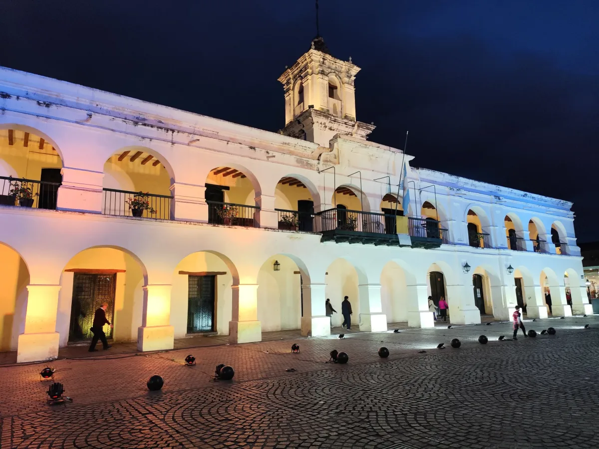 El Cabildo se ilumina de amarillo por la prevención del suicidio