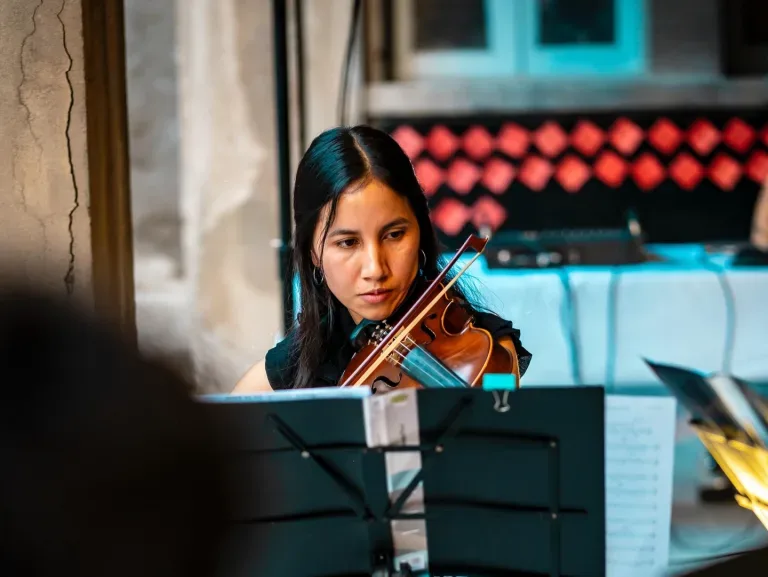 El Tribuno acogió el tercer concierto de 'Vivace en los Barrios'