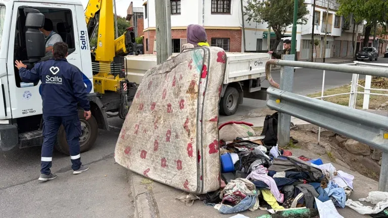 La Municipalidad limpió y despejó canales para mejorar la ciudad