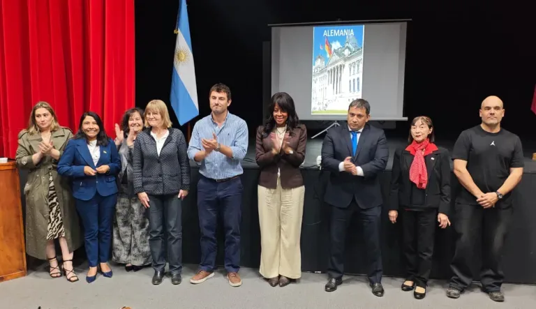 Reconocimiento a colectividades en el Día del Inmigrante en Salta
