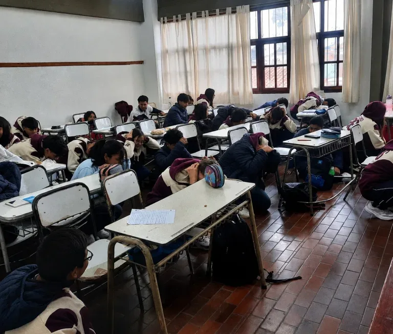 Simulacro de sismo en el colegio Américo Vespucio