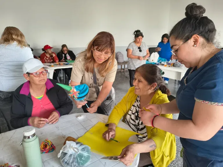 Títeres para el merendero Joshua en Santa Cecilia