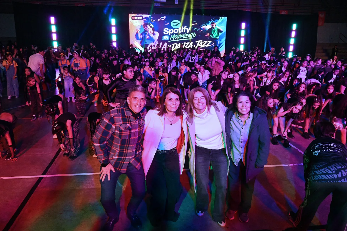 Más de 500 chicos brillaron en la Gala de Danza Jazz en Tigre