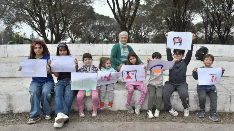 Taller de pintura para niños en el Parque Miguel Lillo
