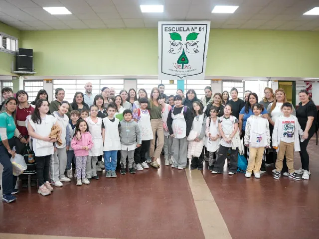 Sierra entregó subsidios a escuelas de Wilde para mejoras