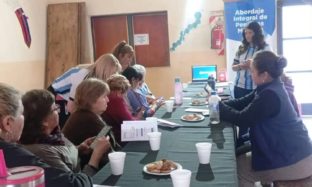 Taller de PAMI Digital ayudó a mayores a usar tecnología