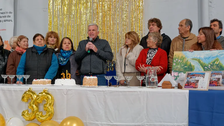 El Centro de Jubilados 12 de Octubre celebró 33 años de actividad