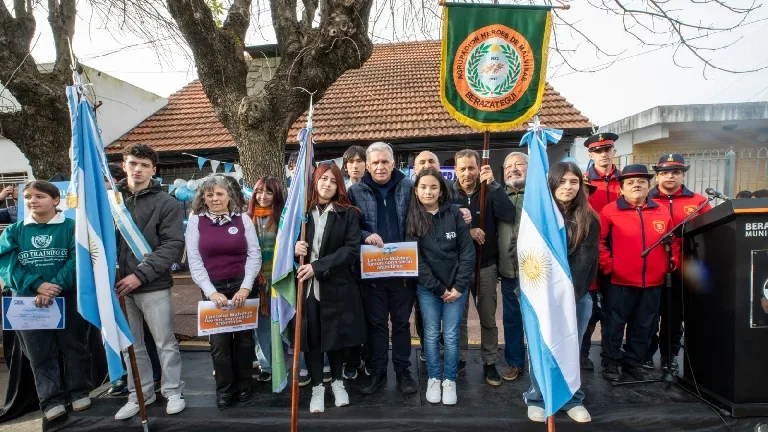 SUTEBA Berazategui homenajeó al Maestro Soldado Julio Cao