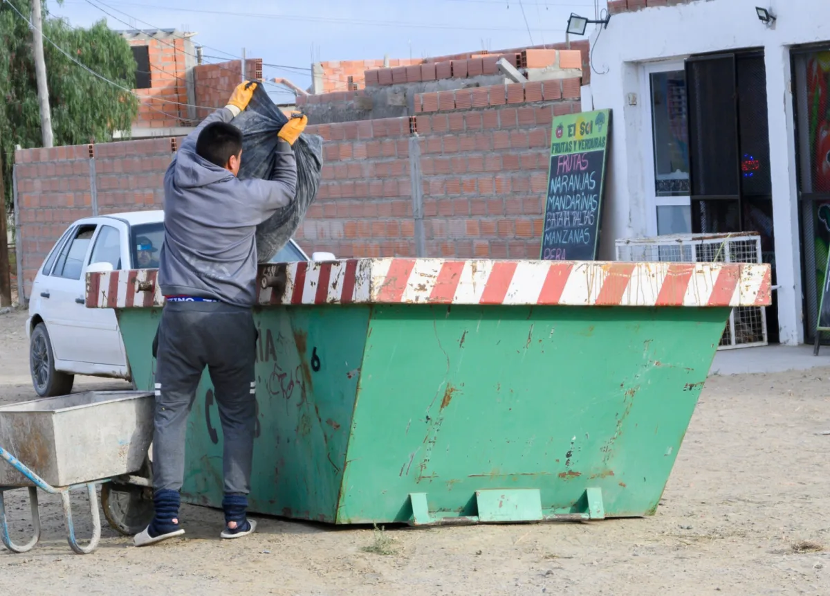 Contenedores de limpieza en San Miguel y Nueva Chubut en septiembre