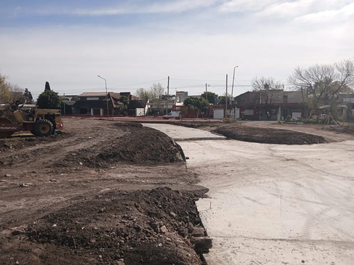 Avanzan obras viales para mejorar la conexión en el distrito