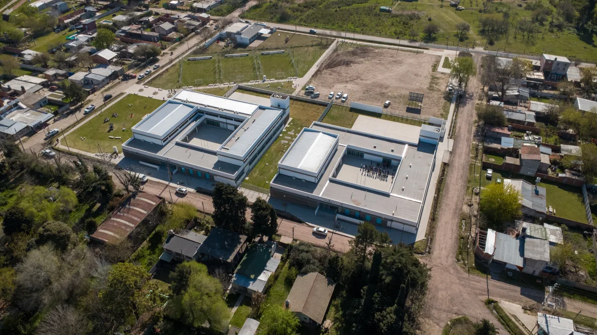 Nuevas escuelas en Ingeniero Allan mejoran acceso a la educación