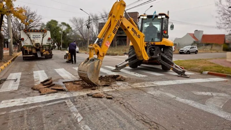 Avanzan trabajos de bacheo y mantenimiento en Santa Rosa