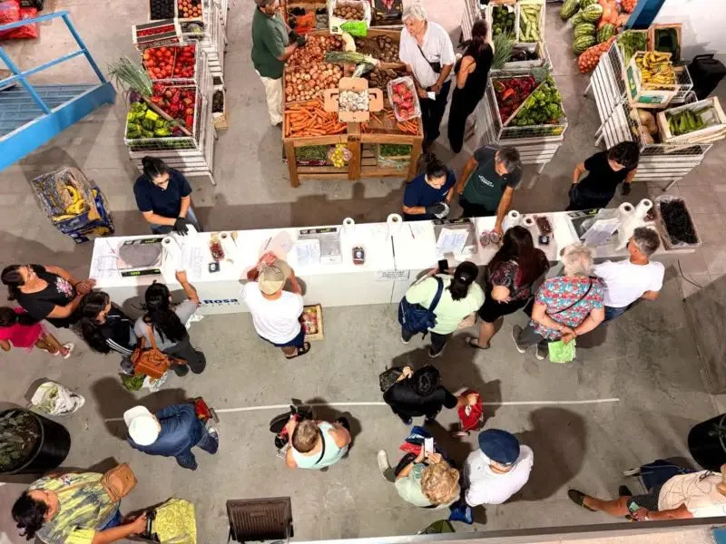Mercado Municipal ofrece promociones especiales este sábado