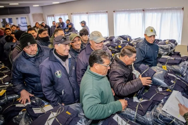 Personal de Saneamiento recibió nueva indumentaria de trabajo
