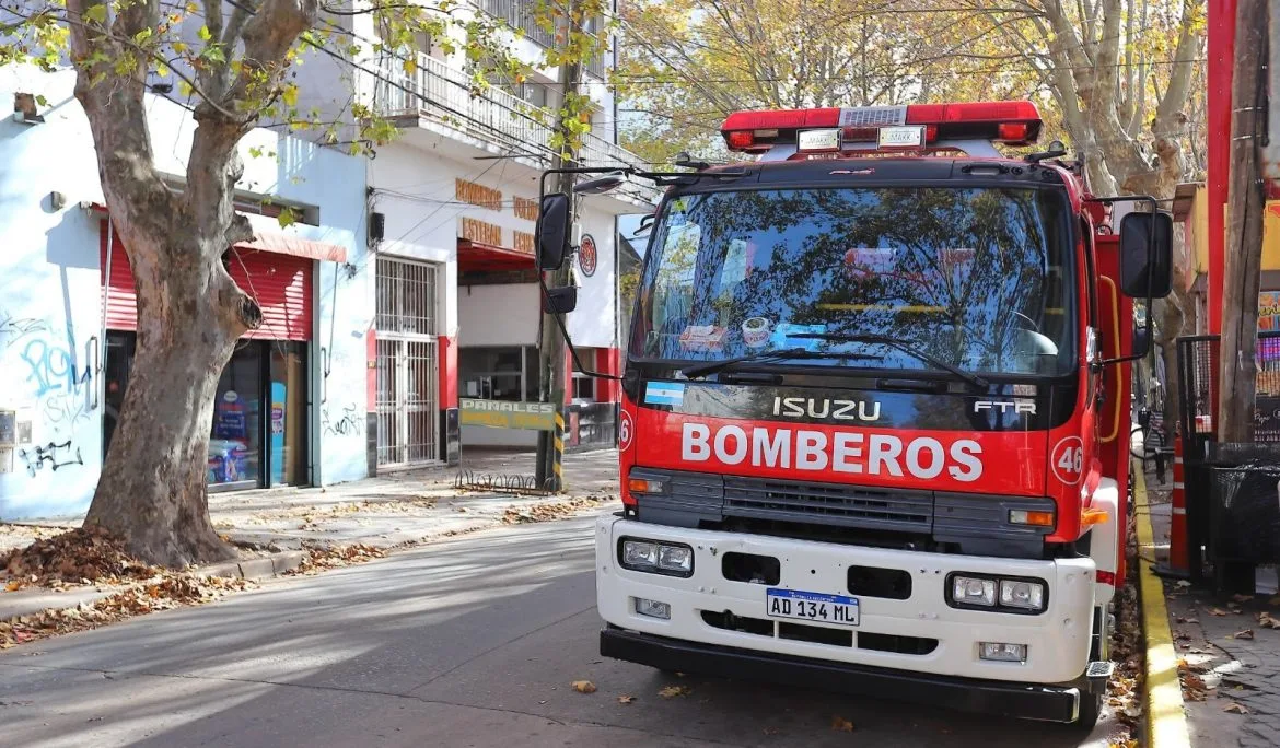 Esteban Echeverría entregó combustible a Bomberos por $3,4 millones