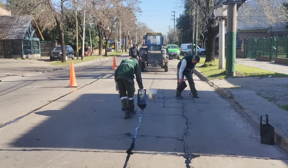 Mejoras en el pavimento de Monte Grande para una mejor circulación