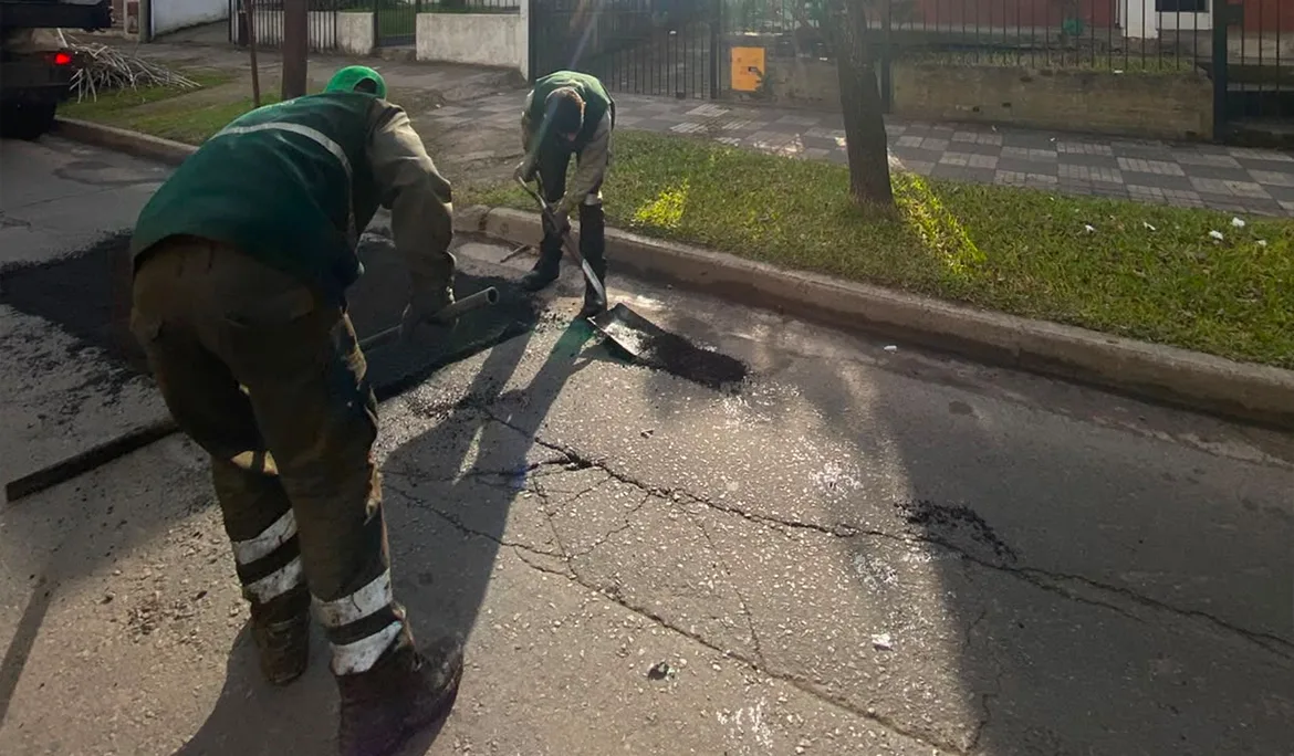 Mejoras en la seguridad vial en Monte Grande con nuevo bacheo