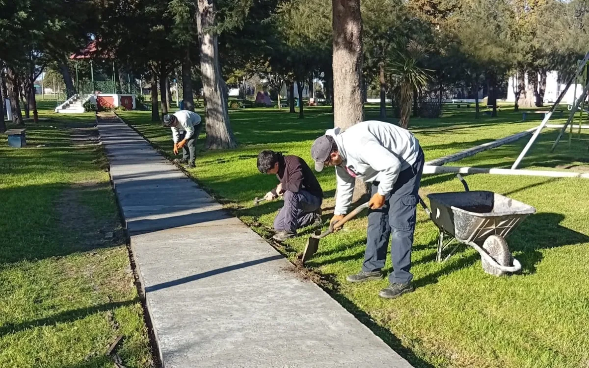 Claraz mejora la Plaza Libertad con nuevas veredas y accesibilidad