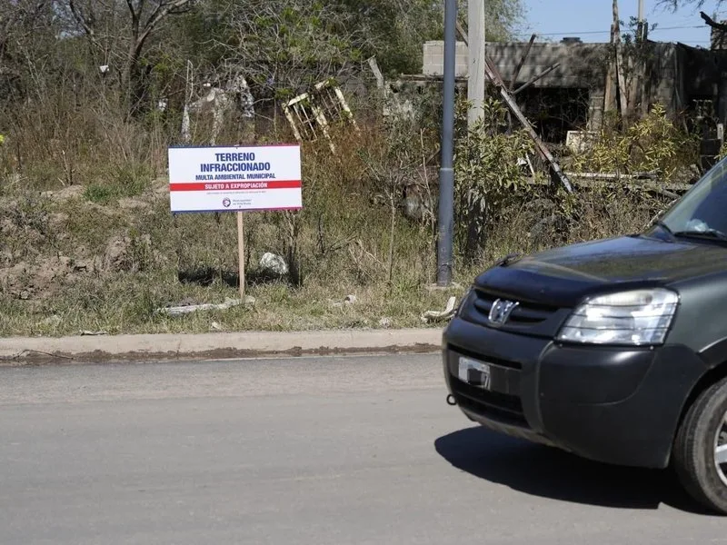 Villa María controla terrenos baldíos y avanza con señalización