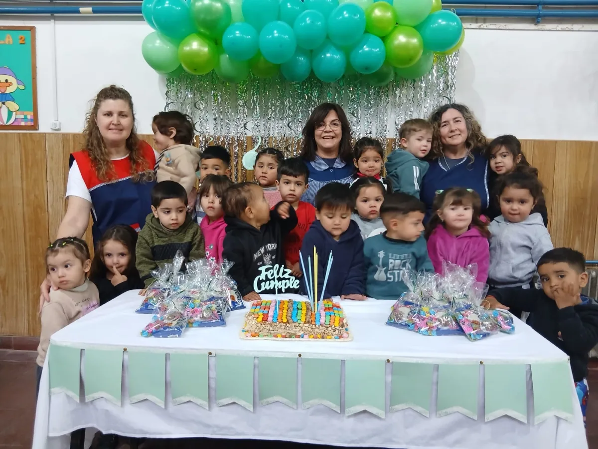 Celebración de cumpleaños en la Guardería Vigil para los más pequeños