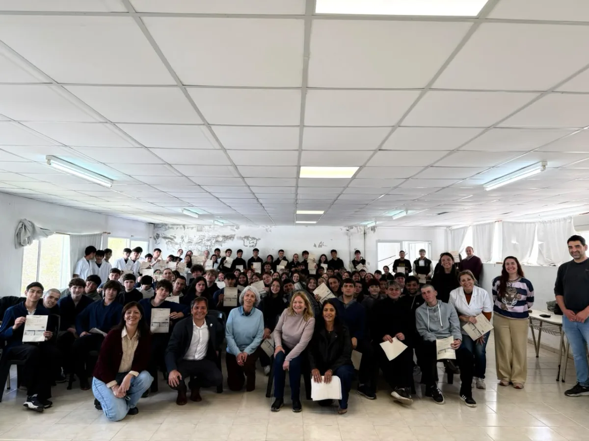 Estudiantes del IPET 267 obtuvieron carnets de manipulador de alimentos