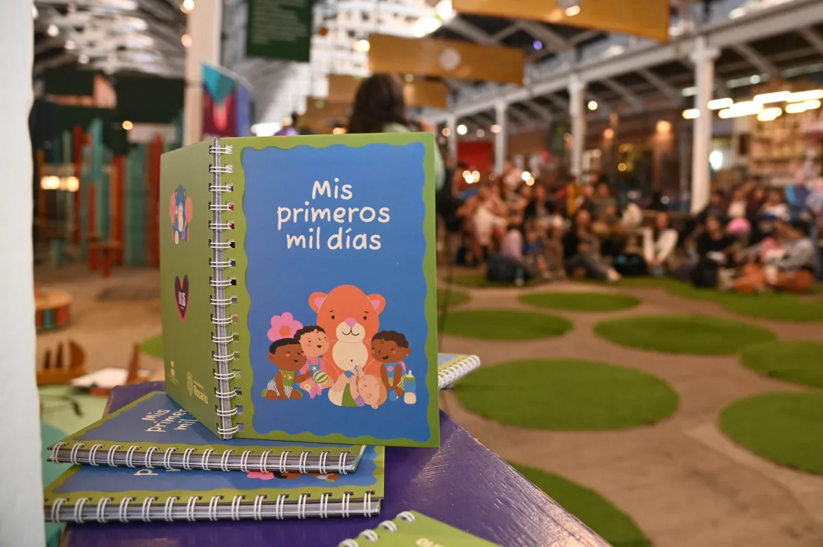 Guía para familias se distribuye en maternidades de Rosario