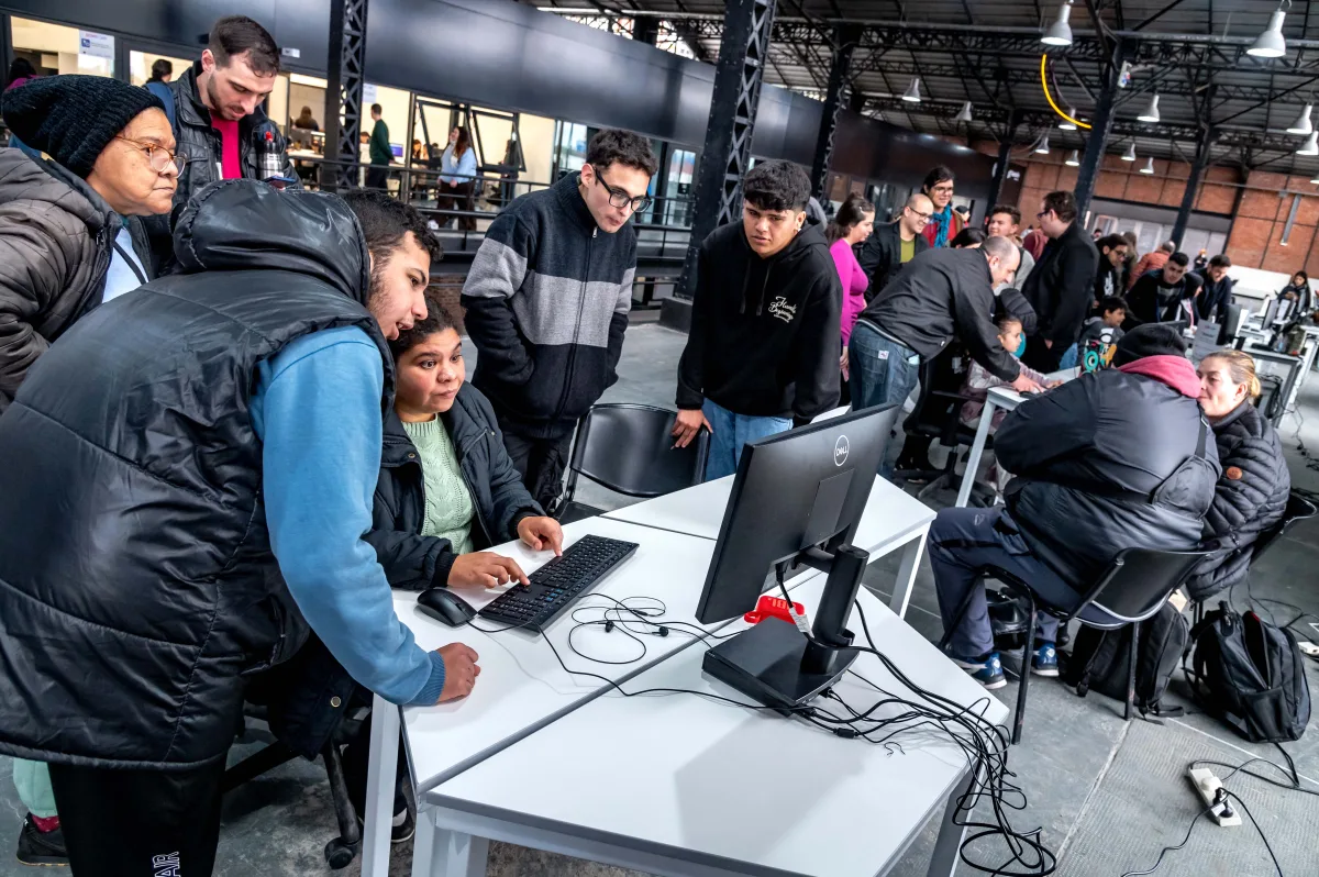 Jóvenes de Rosario presentaron proyectos en el Demo Day 2026