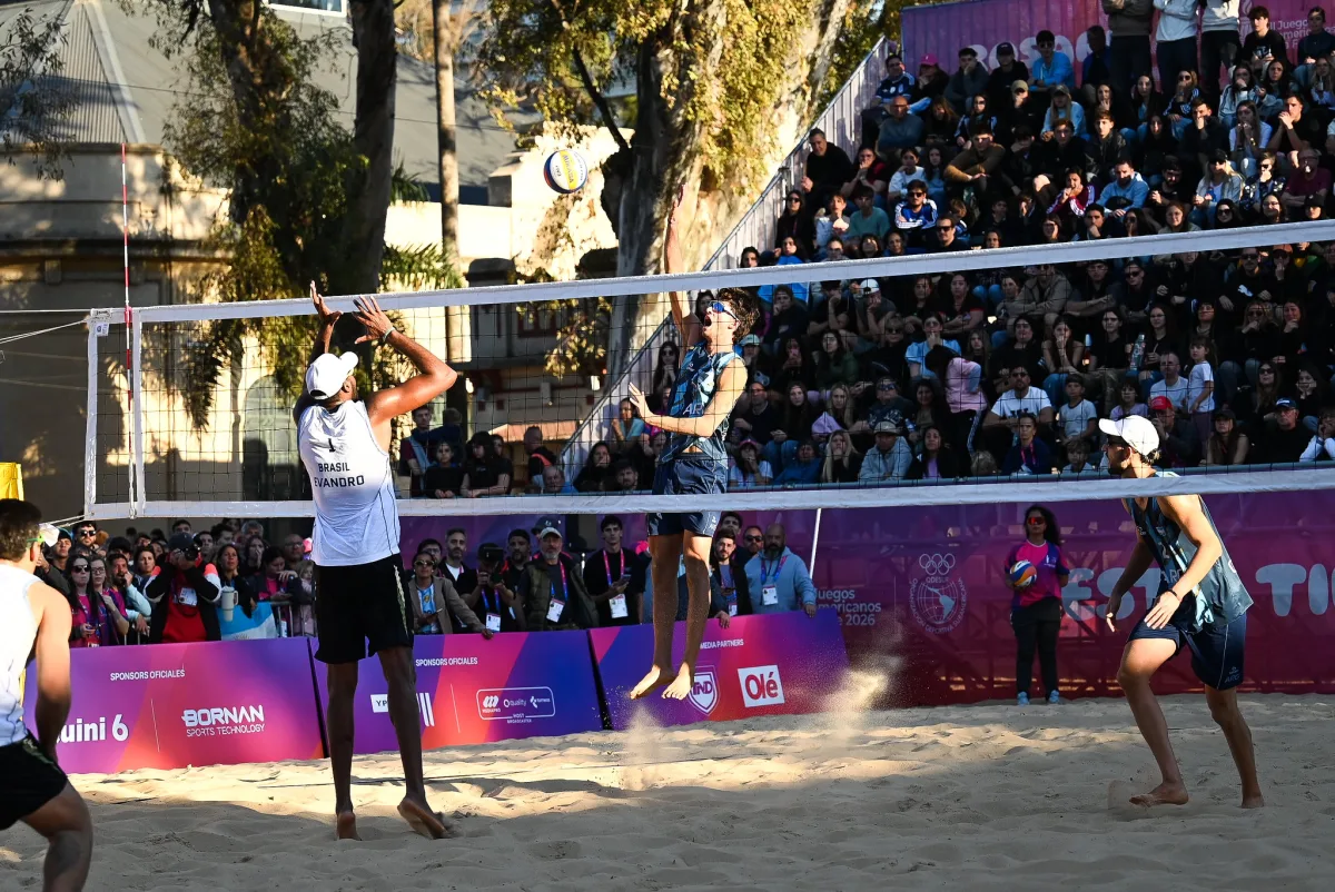 Rosario espera el partido por el bronce de los Capogrosso en vóley playa