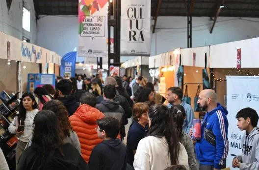Más de 2.000 personas asistieron a la Feria Internacional del Libro