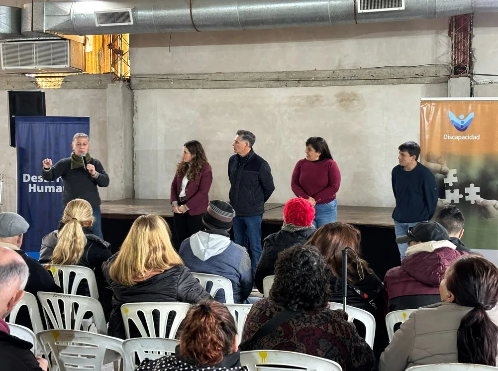 Entregaron 350 Pases Libres Multimodales en Luján