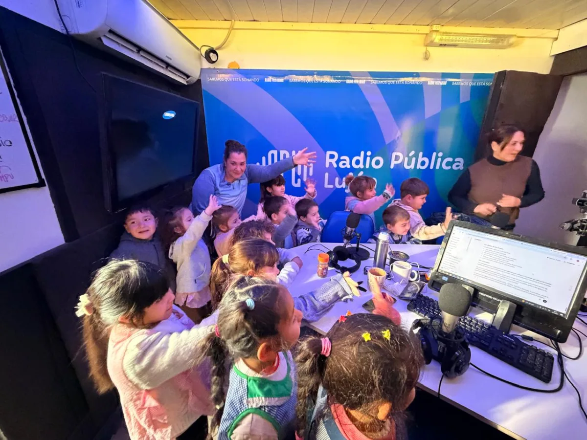 Los alumnos del jardín 909 visitaron la Radio Pública