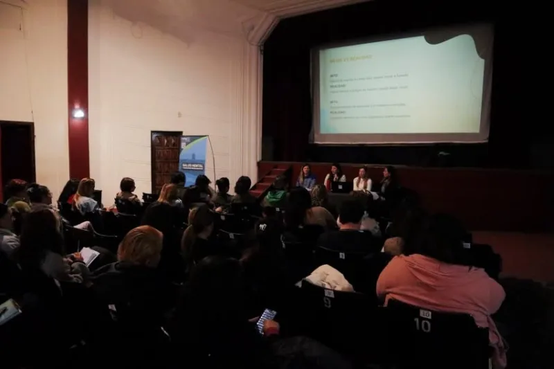 Charla sobre salud mental para empleados del municipio