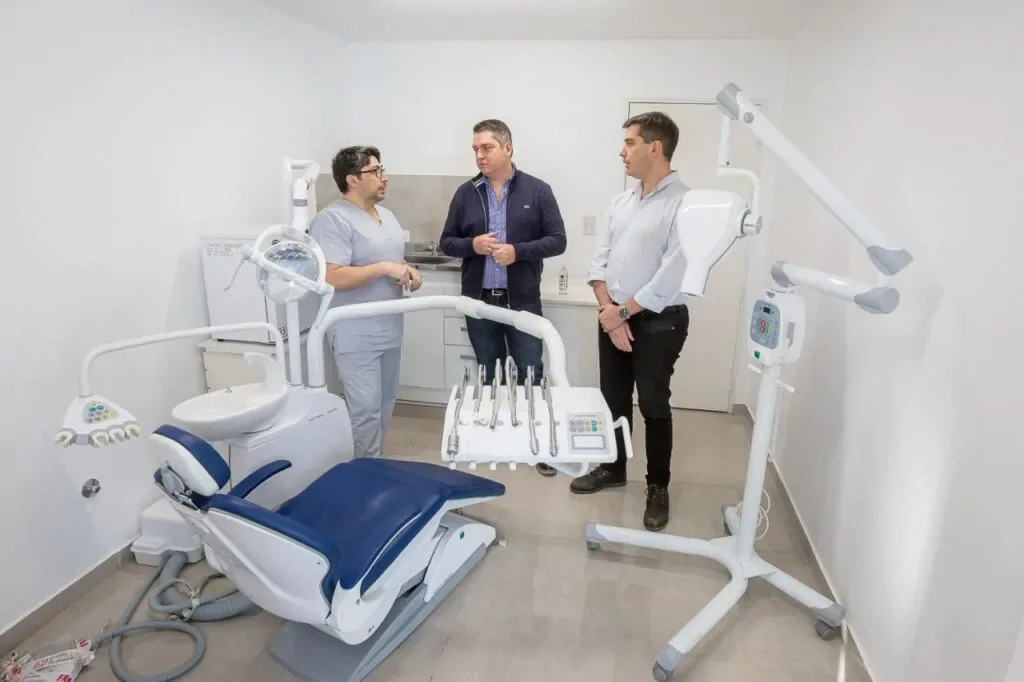 Nuevo sillón odontológico mejora atención en el Centro de Salud N.º 1