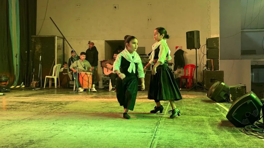 Caleta Olivia celebró el Festival de la Independencia con arte y gastronomía