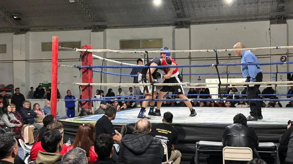 Caleta Olivia disfrutó de una nueva velada de boxeo local