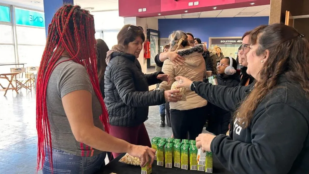 Cine Municipal recibió a 320 chicos en jornada recreativa