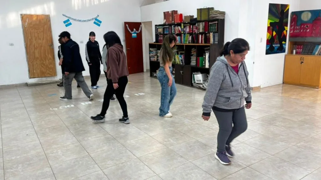 Comienza un taller de folklore para mayores de 18 en Caleta Olivia