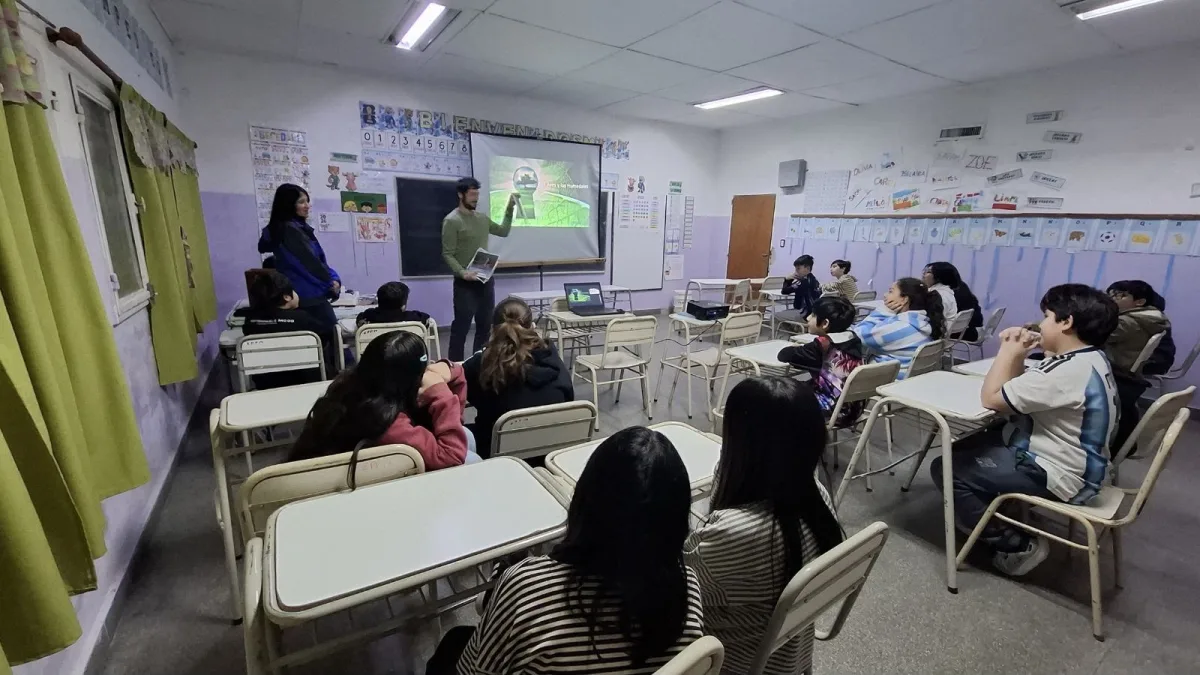 Estudiantes de Caleta Olivia aprendieron sobre humedales locales