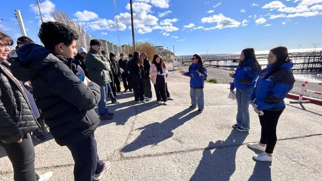 Estudiantes recorrieron el Circuito Histórico de Caleta Olivia