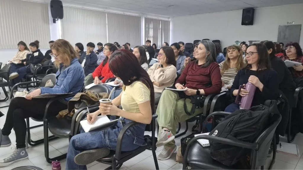 Inició diplomatura en Educación y Cultura para docentes del CeMEPA